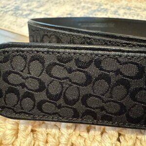 🌟 Authentic Coach Signature Women’s Black Belt Leather Medium - Excellent